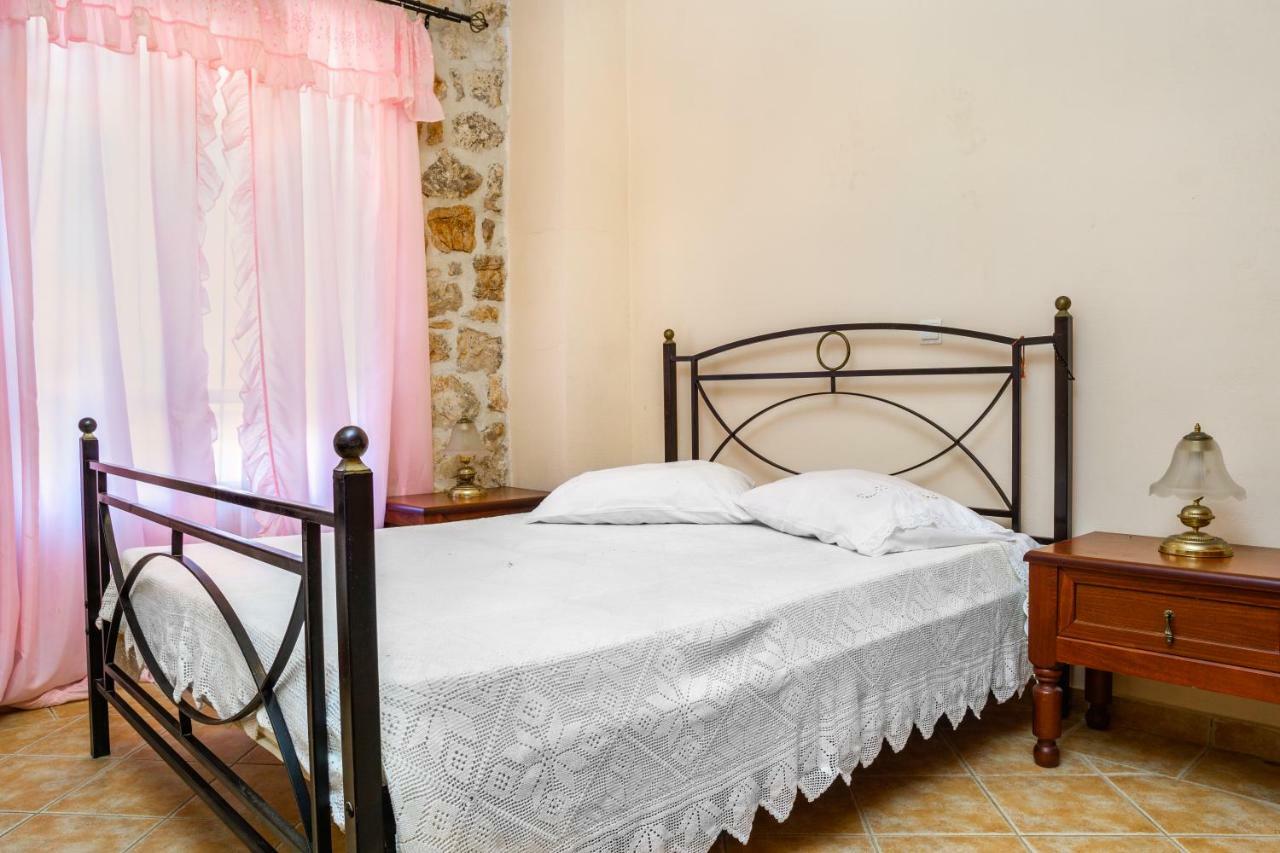 Nireas : Stone Villa Orthoniaí المظهر الخارجي الصورة